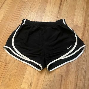 XS Black NIKE running short